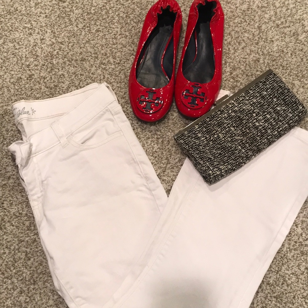 White capri jeans